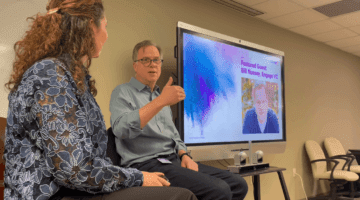 Stefanie Diaz and Bill Nussey chat at the Think Tank.